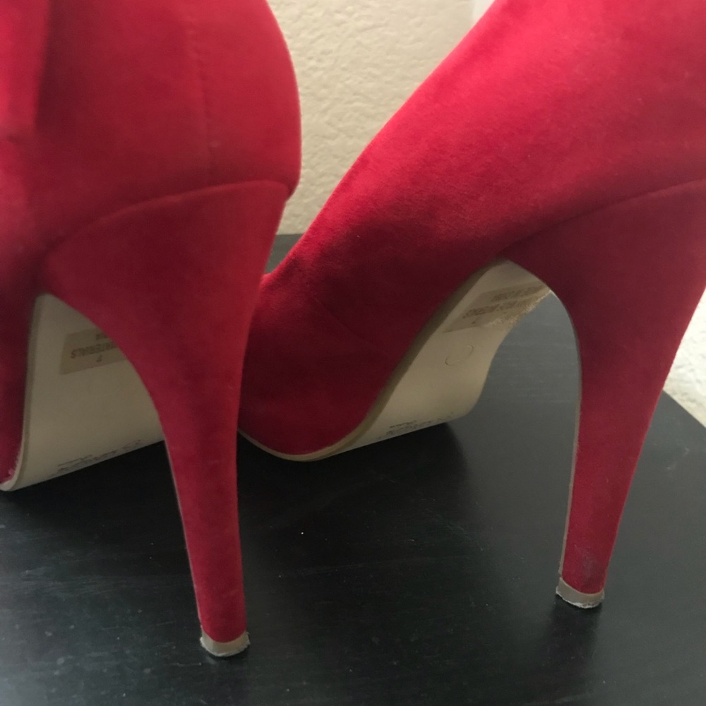Red Lillie Velvet Heels by DbDk Fashion Size 7 - Picture 6 of 7